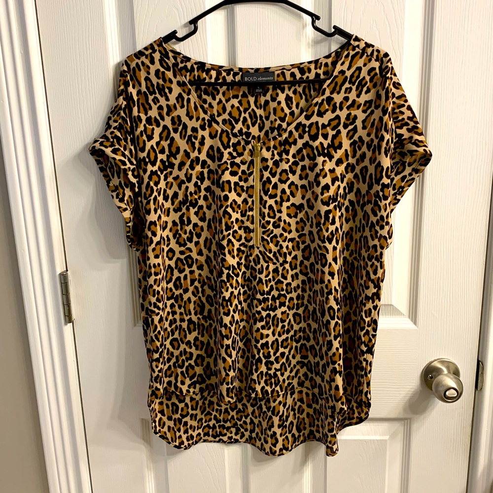 Leopard blouse with gold zipper